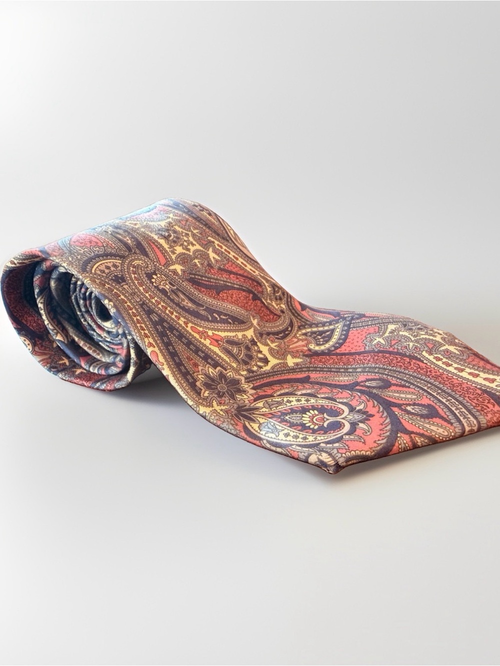 100% Silk Sheaf & Caber Paisley tie